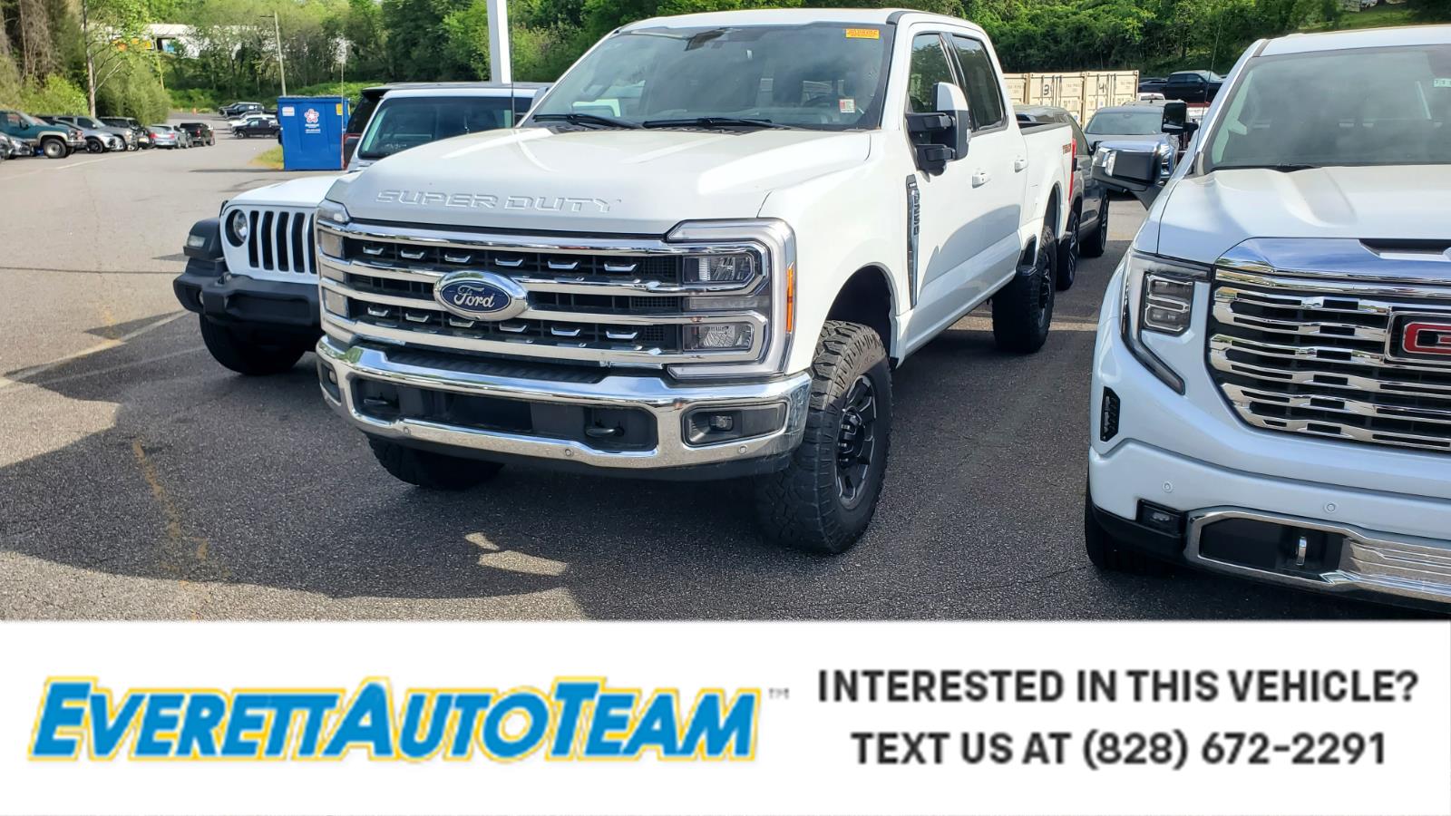 Oxford White 2023 Ford F-250 Super Duty Lariat Crew Cab 4WD Pickup Truck Four-Wheel Drive Automatic