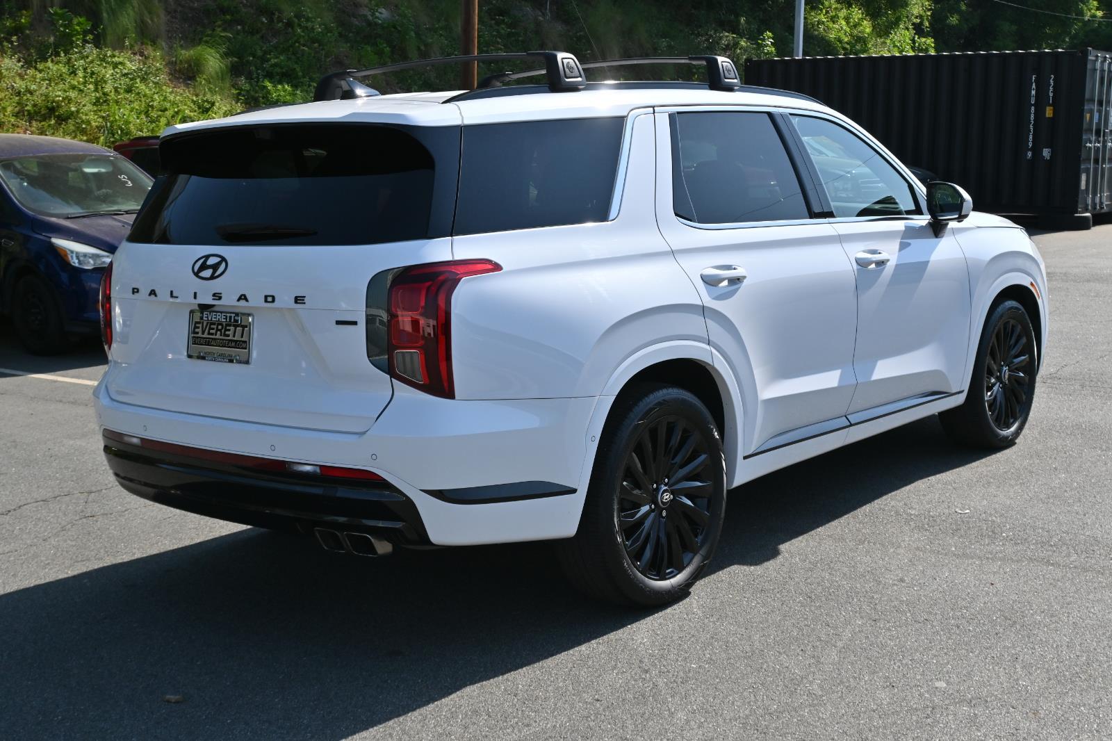 View vehicle photo 7
