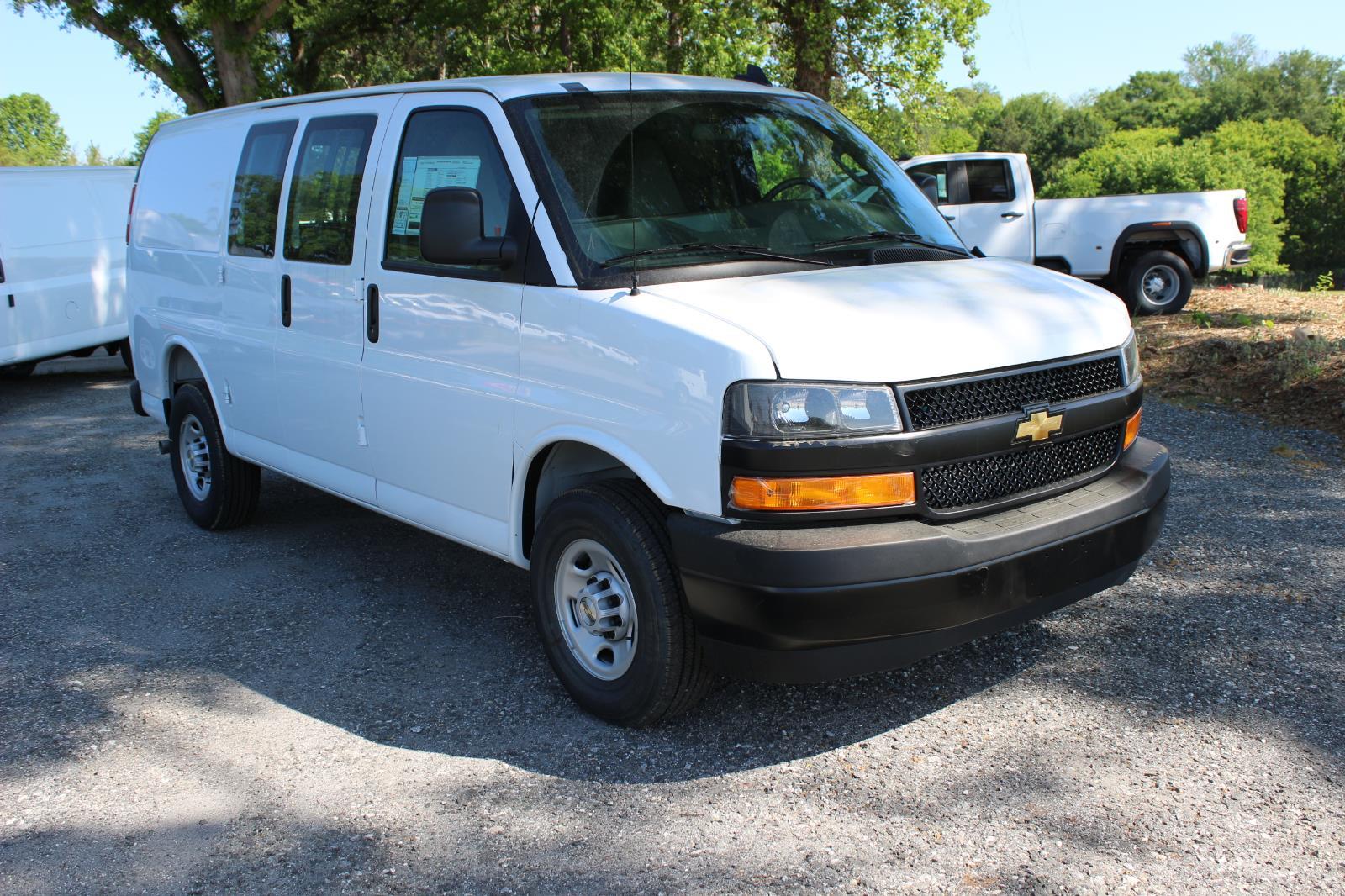 2026 Chevrolet Express Cargo Van RWD 2500 135