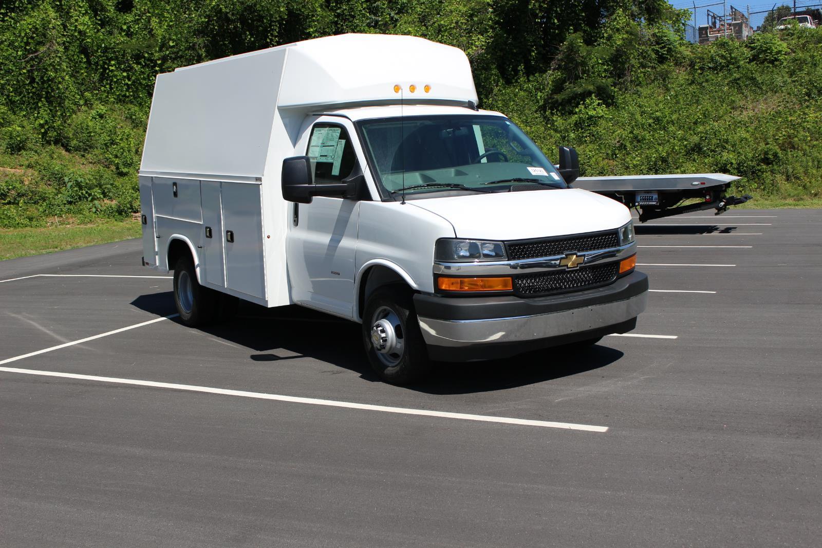 2026 Chevrolet Express Cutaway 3500 Van 139