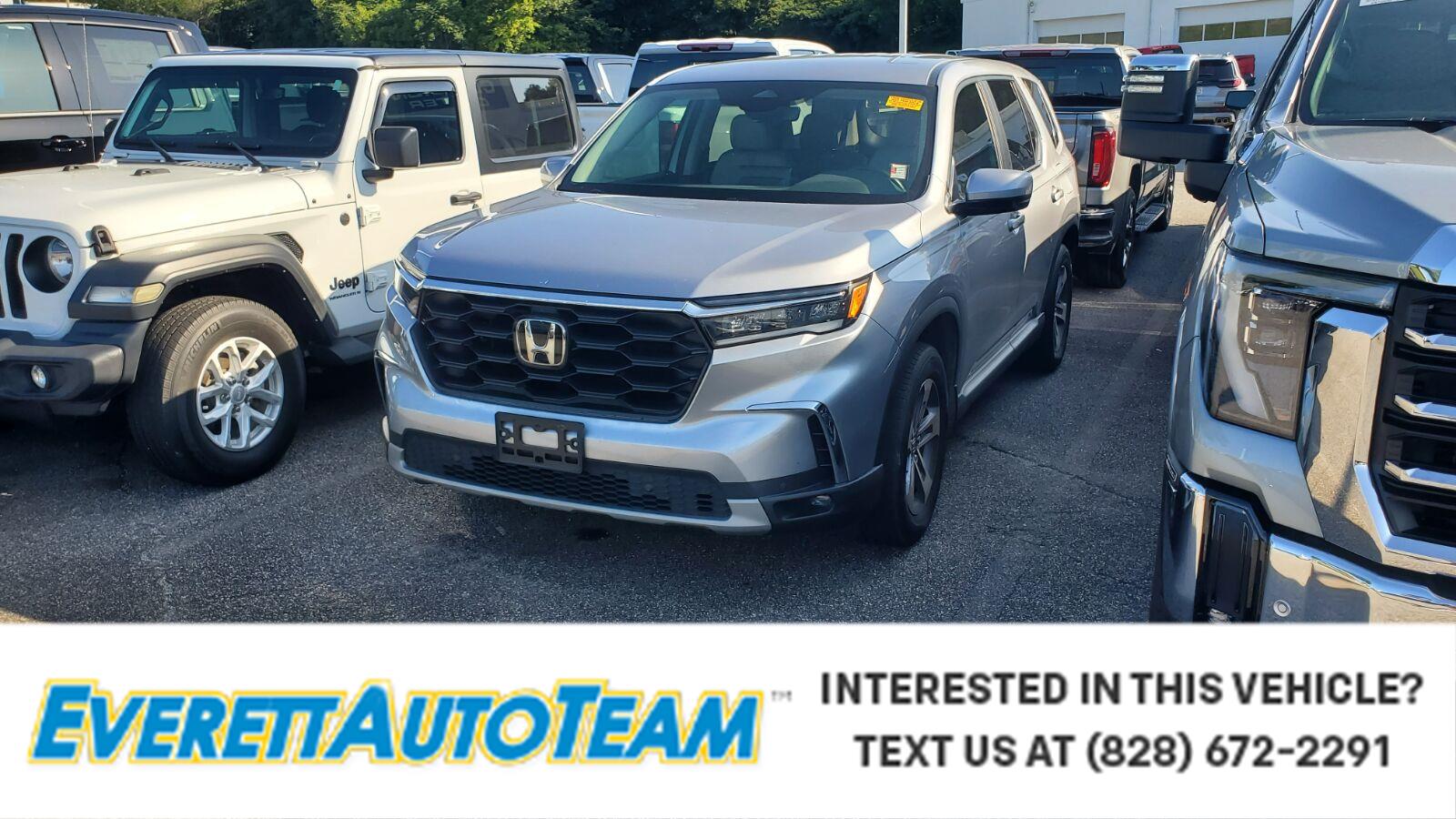 Lunar Silver Metallic 2024 Honda Pilot SUV / Crossover Front-Wheel Drive Automatic