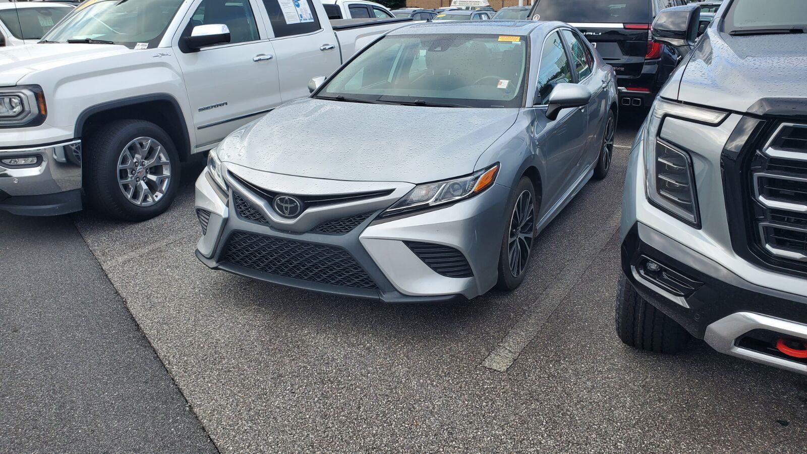 2020 Toyota Camry SE