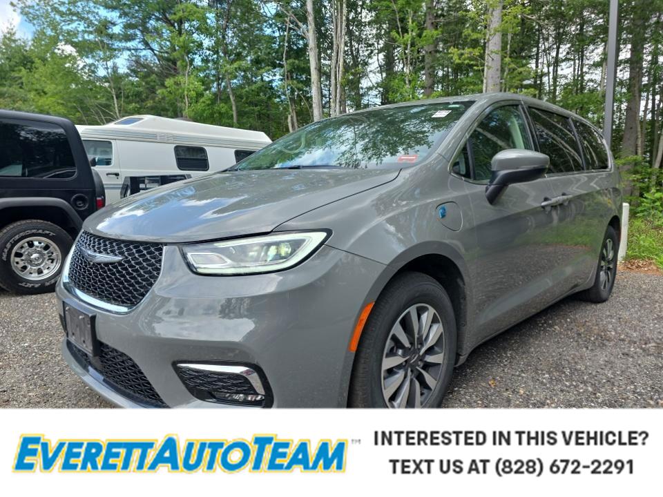 2023 Chrysler Pacifica Hybrid Touring L