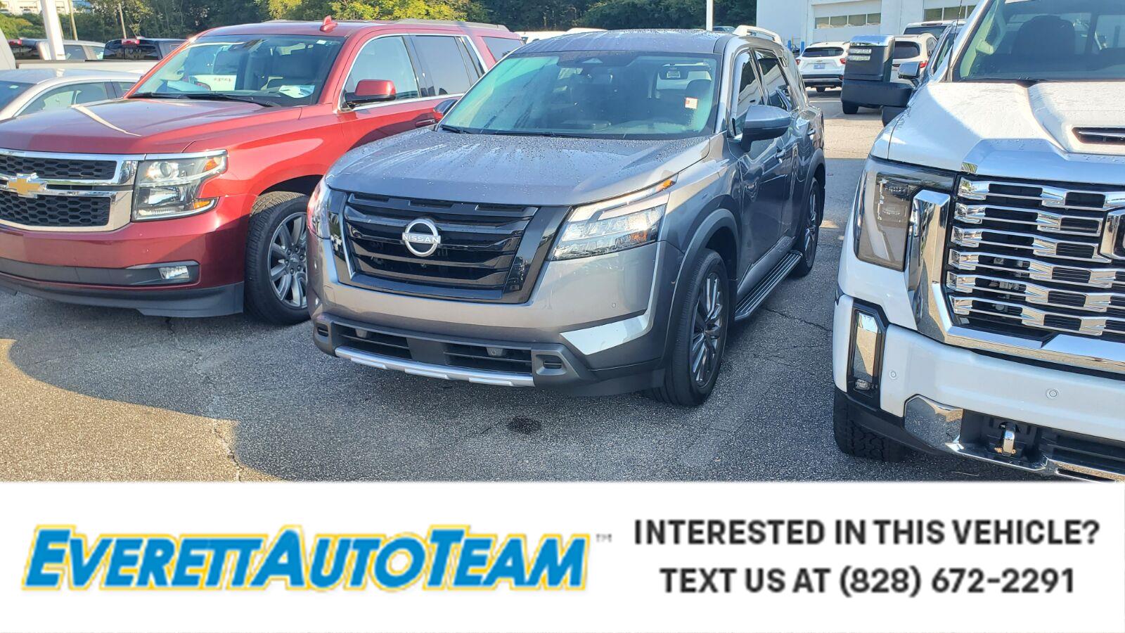 2025 Nissan Pathfinder SL