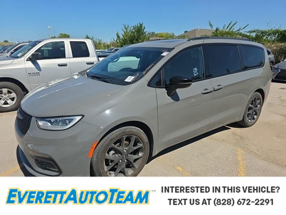 2024 Chrysler Pacifica Touring L