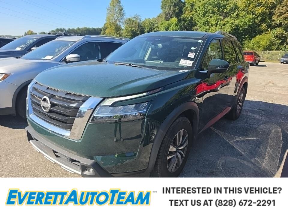 2022 Nissan Pathfinder SL