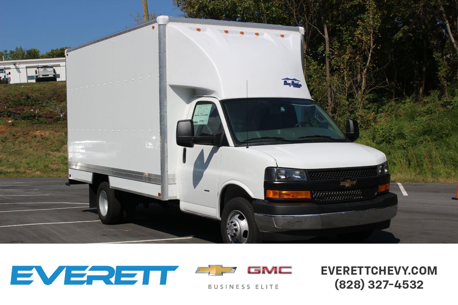 2025 Chevrolet Express Cutaway 3500 Van 159"