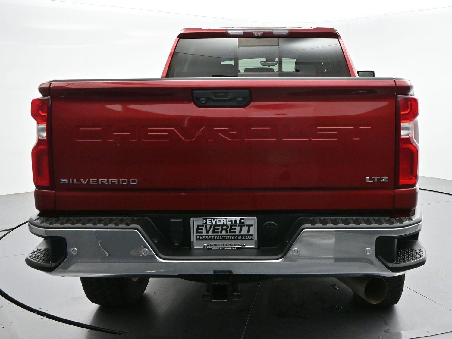 View vehicle photo 6