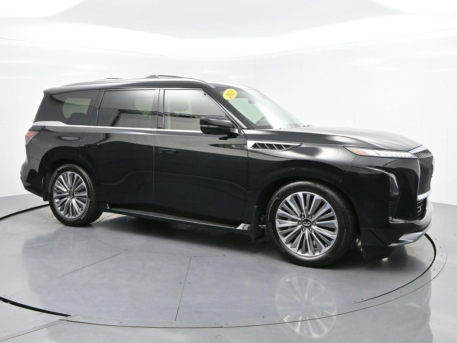 2025 INFINITI QX80 LUXE