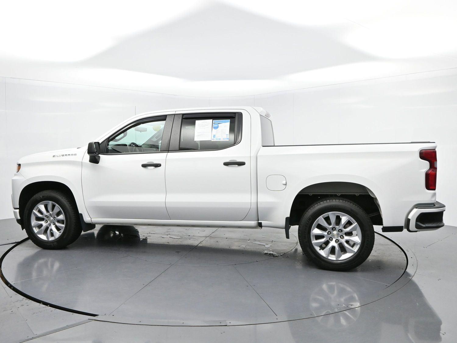View vehicle photo 5