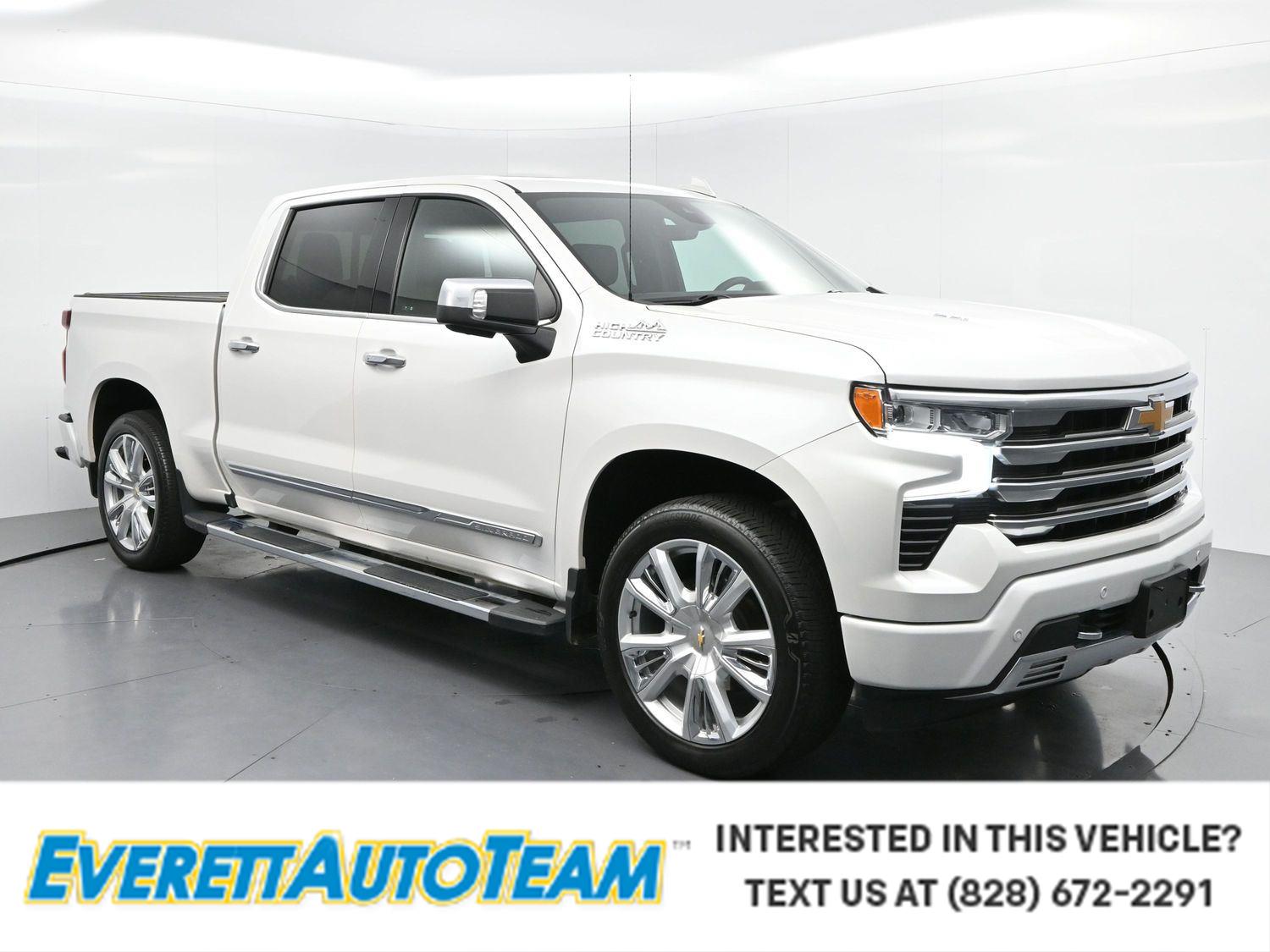 White (Iridescent Pearl Tricoat) 2024 Chevrolet Silverado 1500 Pickup Truck Four-Wheel Drive Automatic