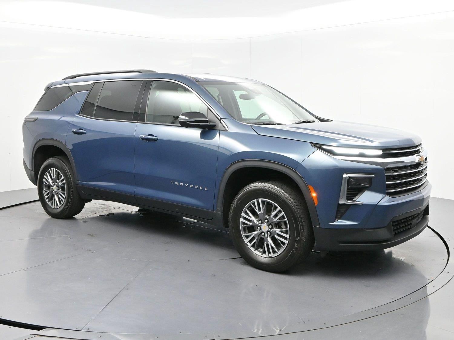 2024 Chevrolet Traverse FWD LT