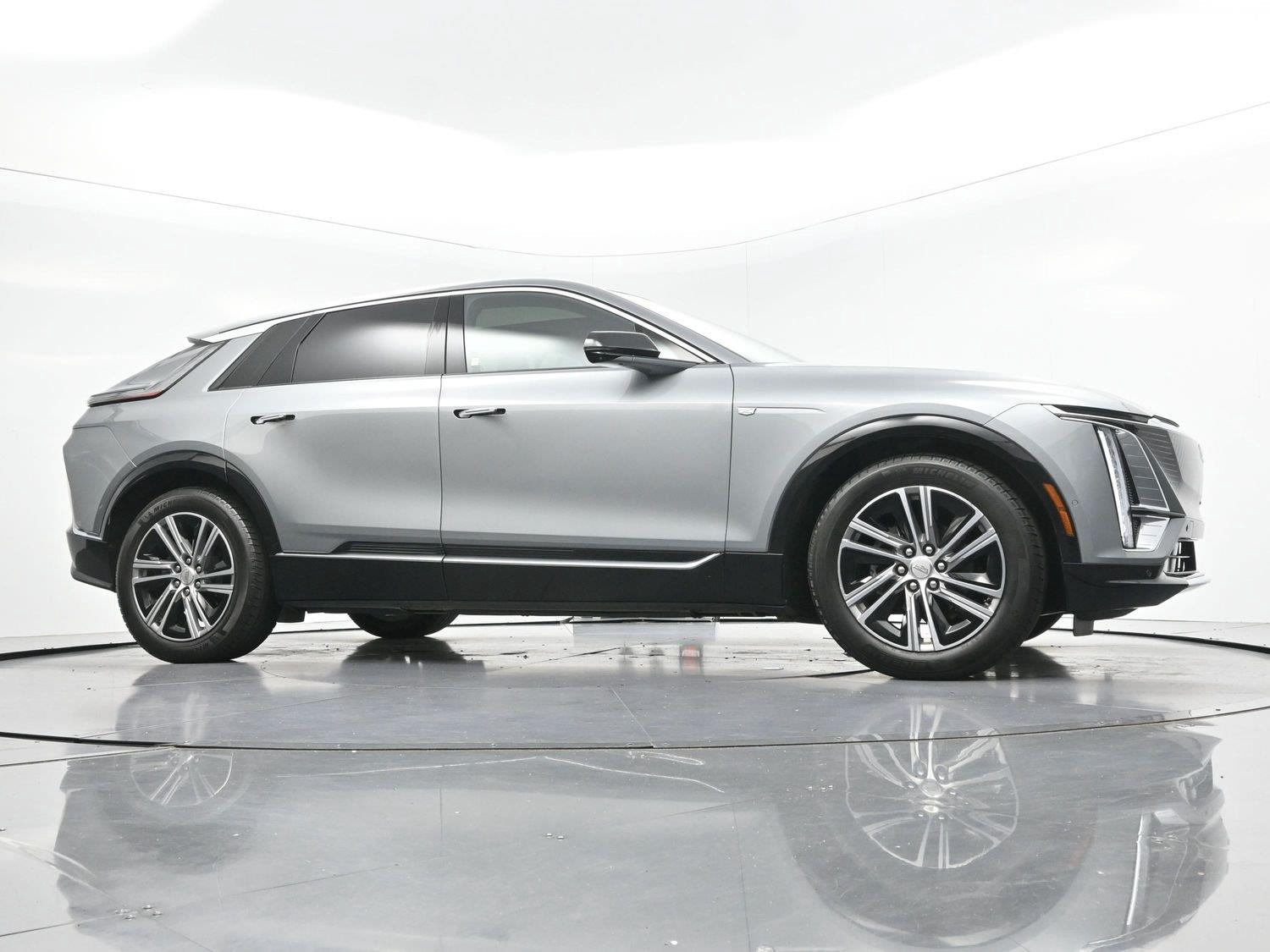 Used 2024 Argent Silver Metallic Cadillac Luxury 1 image 40