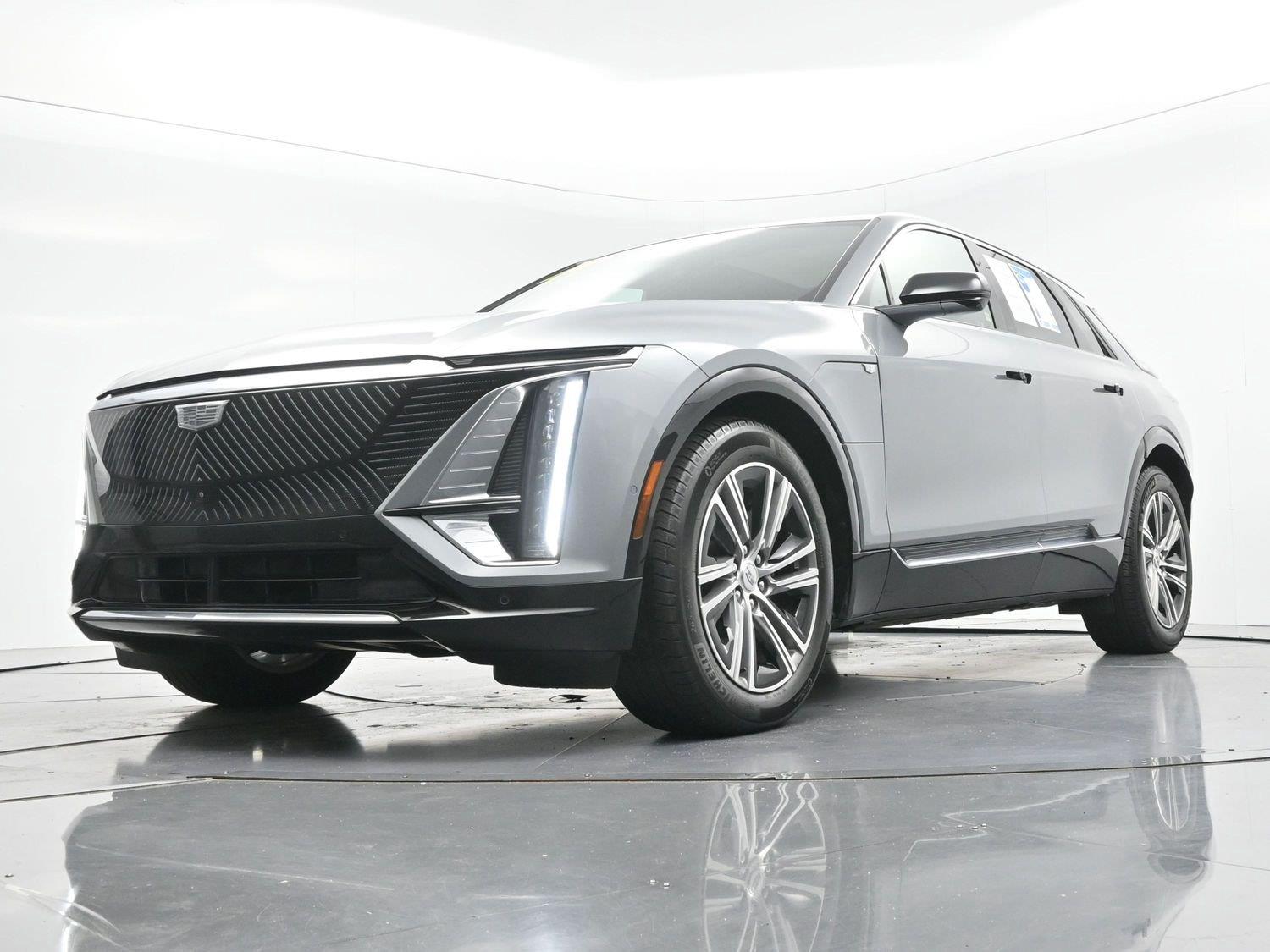 Used 2024 Argent Silver Metallic Cadillac Luxury 1 image 42