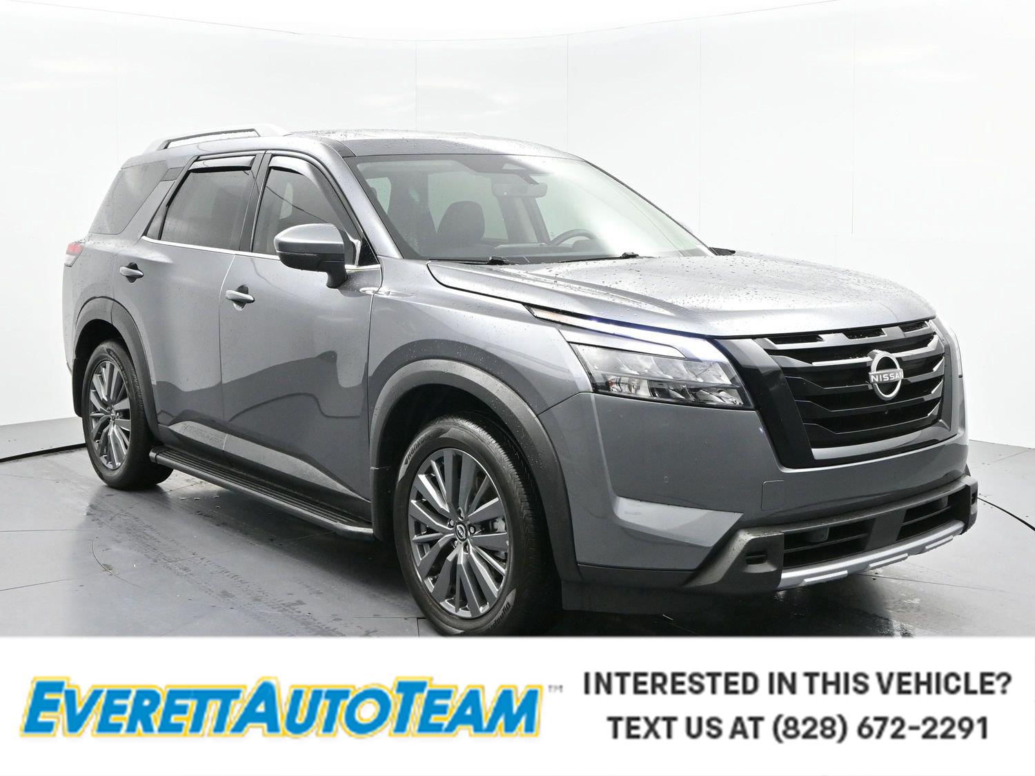 2025 Nissan Pathfinder SL