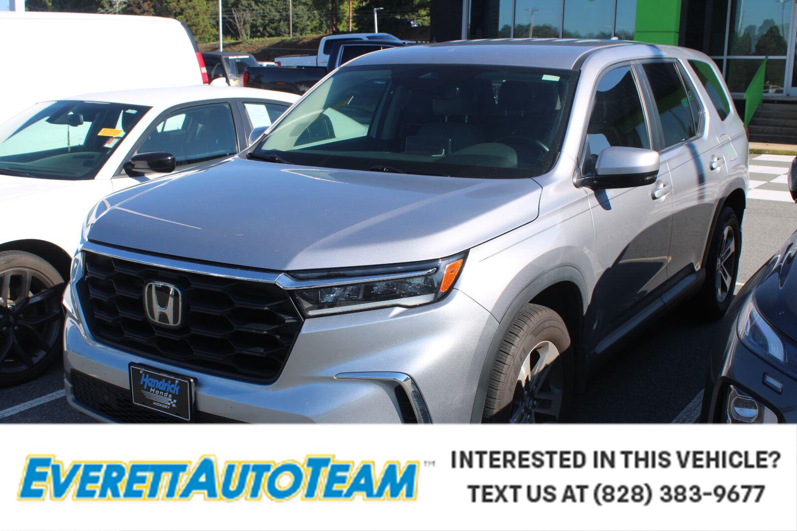 Lunar Silver Metallic 2024 Honda Pilot SUV / Crossover All-Wheel Drive Automatic
