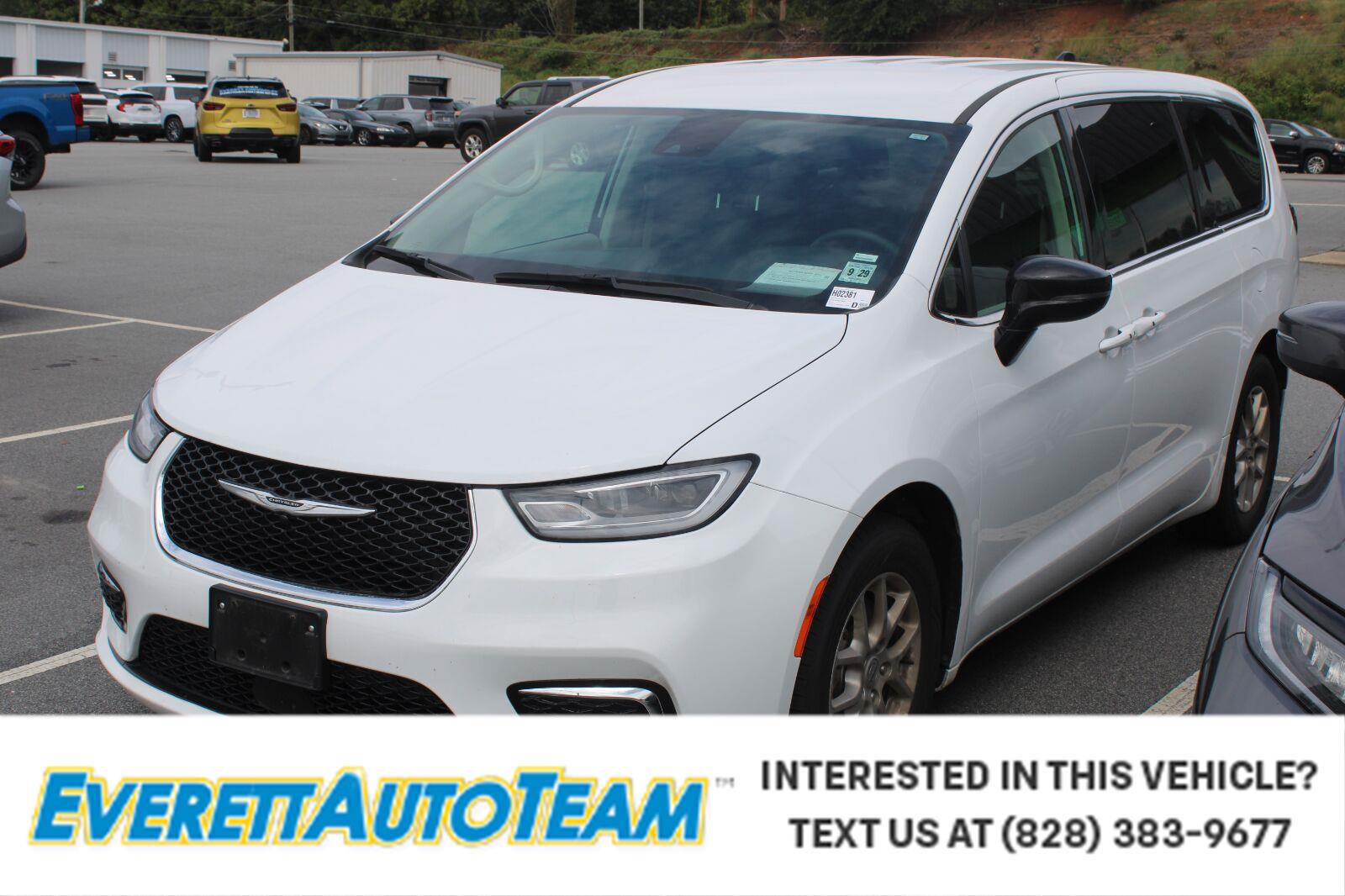 2024 Chrysler Pacifica Touring L