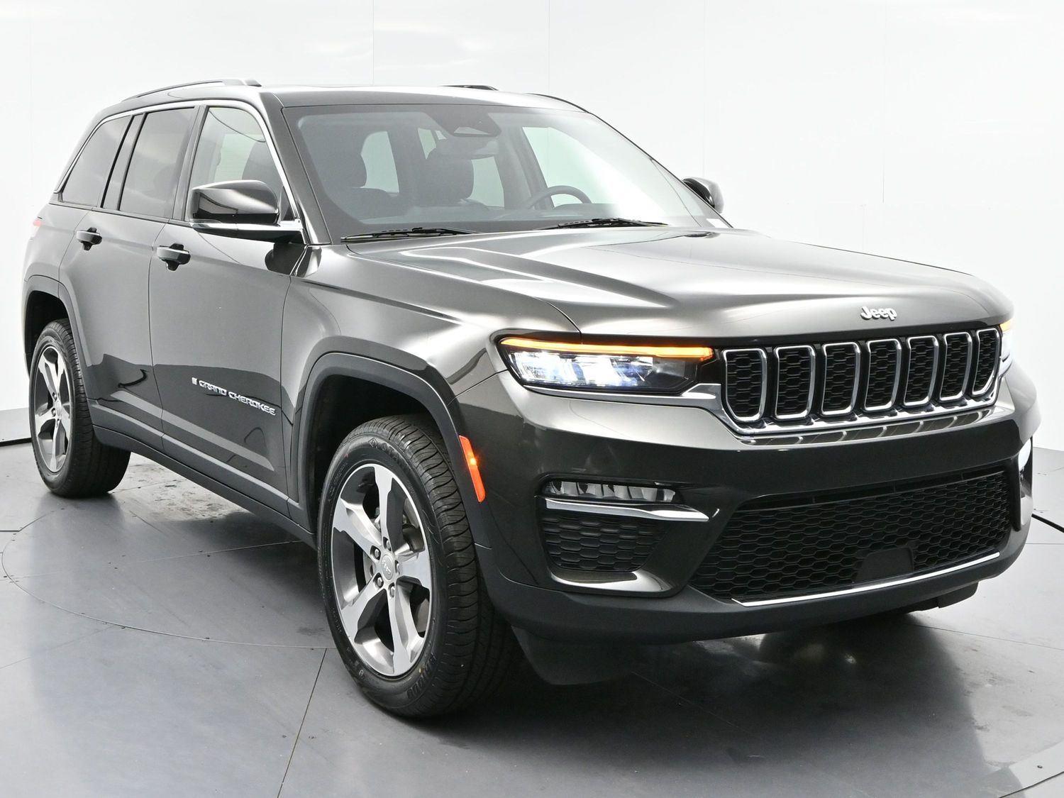 View vehicle photo 2