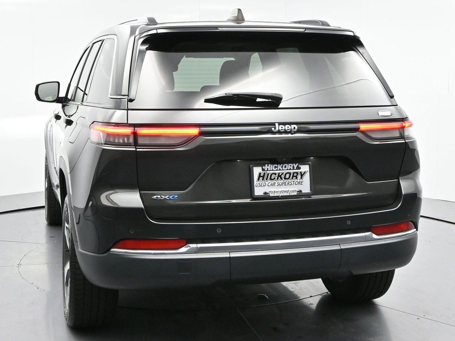 View vehicle photo 6