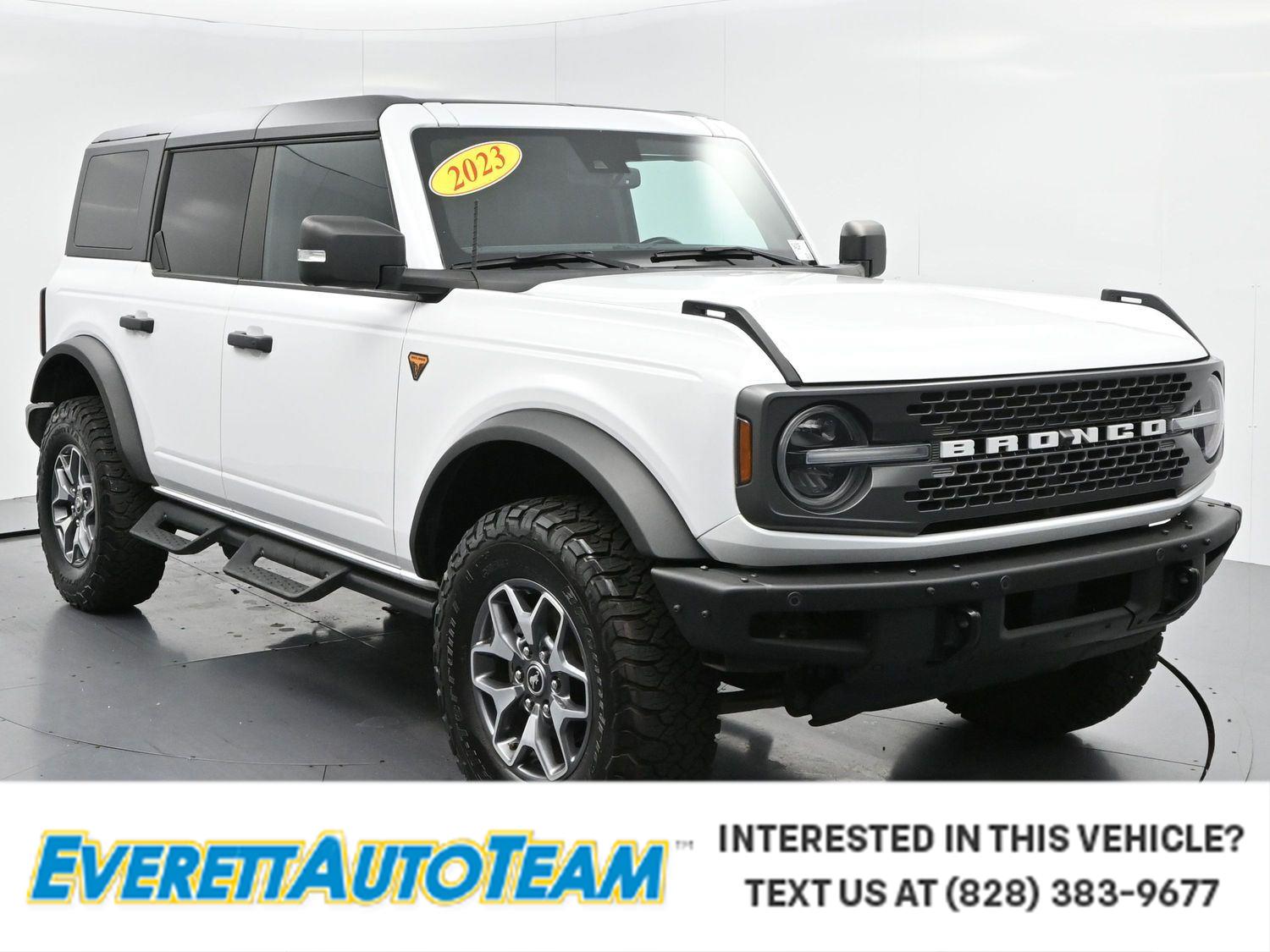 Oxford White 2023 Ford Bronco SUV / Crossover Four-Wheel Drive 7-Speed Manual