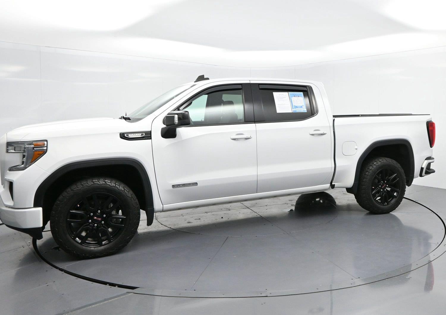 Used 2020 Summit White GMC Elevation image 4