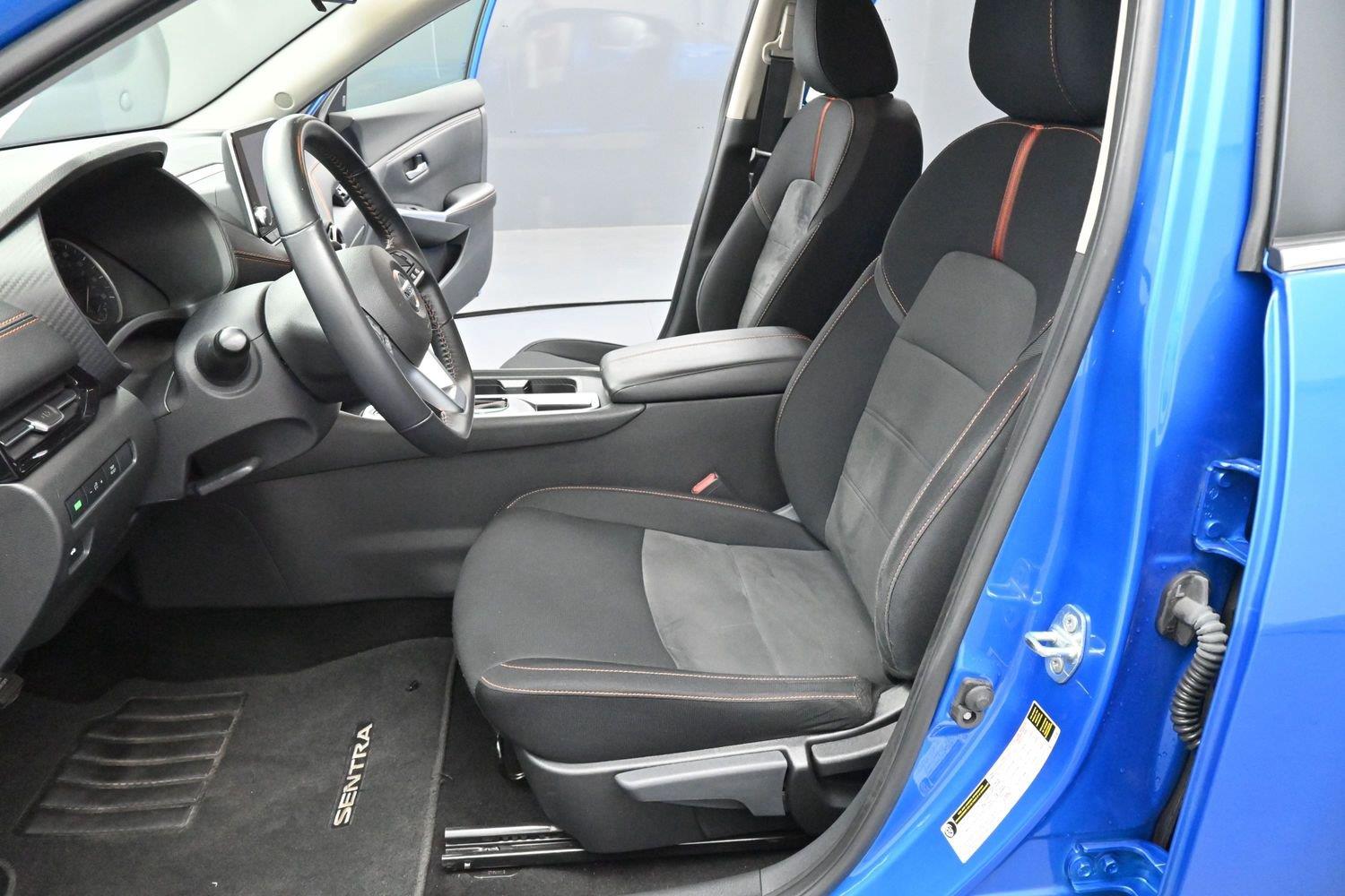 Used 2023 Electric Blue Metallic/Super Black Nissan SR image 12