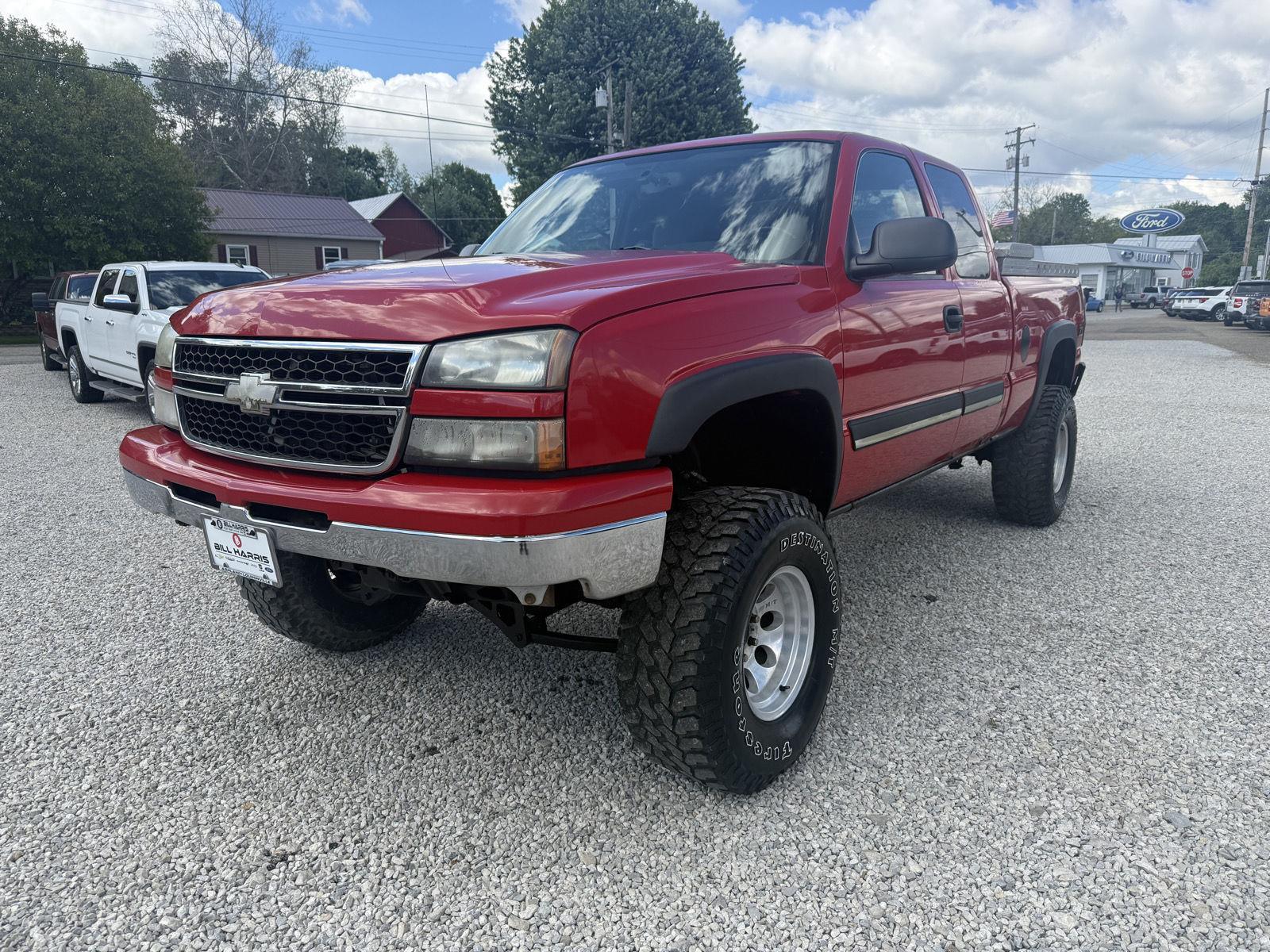 Red 2006 Chevrolet Silverado 1500 1LT Extended Cab SB 4WD Pickup Truck Four-Wheel Drive 4-Speed Automatic Overdrive