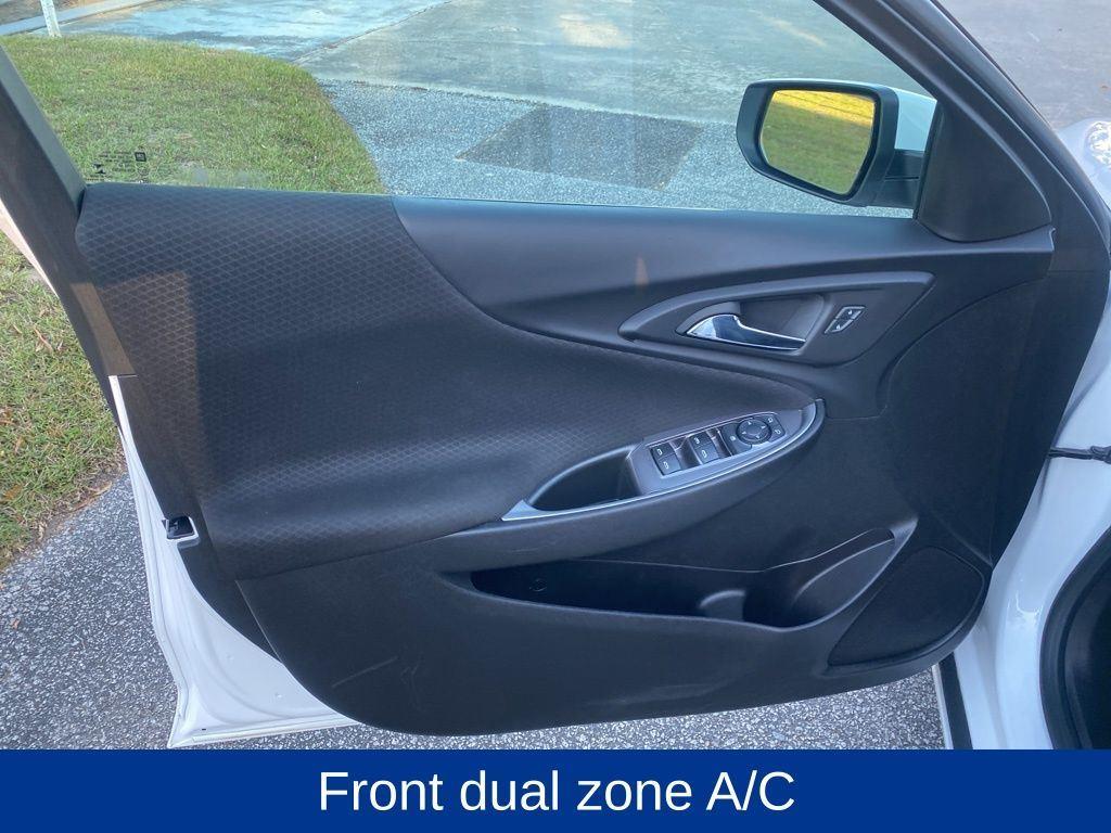 2024 Chevrolet Malibu LT - 11