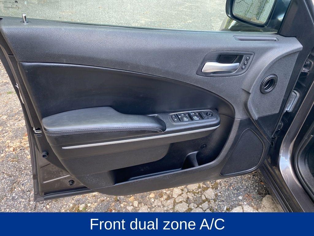 2021 Dodge Charger SXT - 10