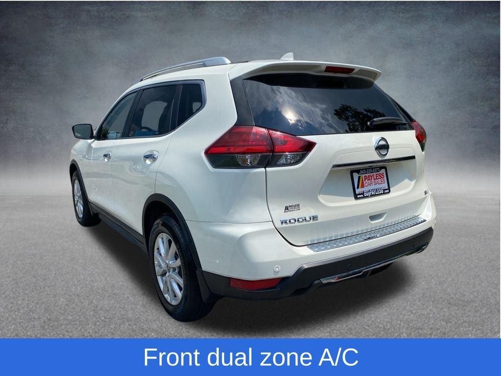 2019 Nissan Rogue SV - 9