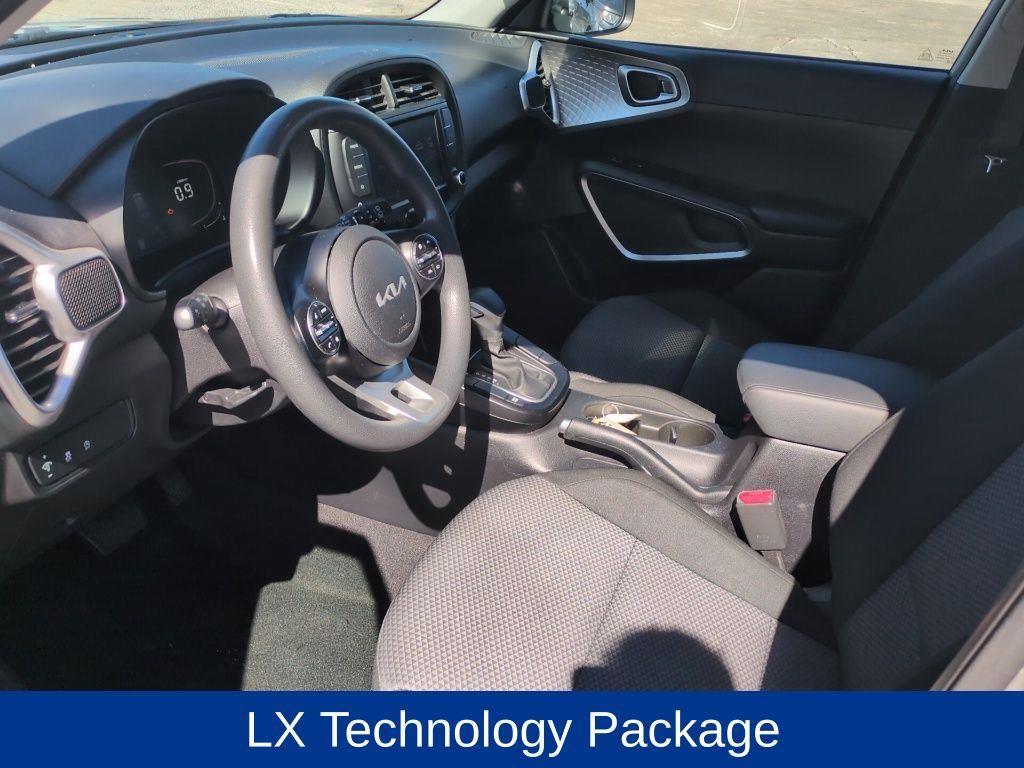 2023 Kia Soul LX - 8