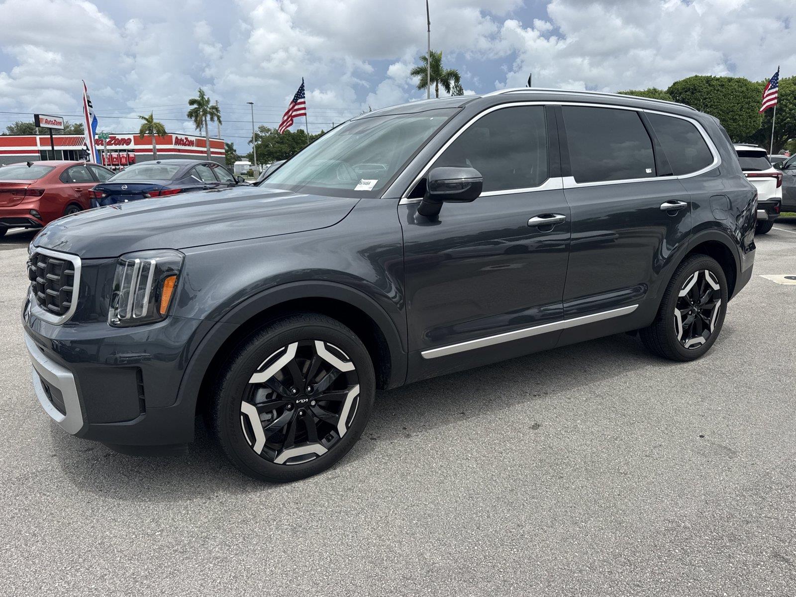 Gravity Gray 2024 Kia Telluride SUV / Crossover Front-Wheel Drive 8-Speed Automatic