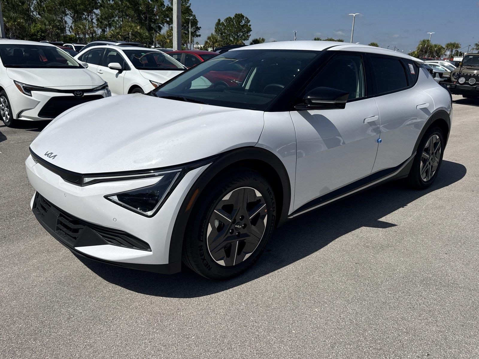 Glacial White Pearl 2026 Kia EV6 SUV / Crossover  Automatic