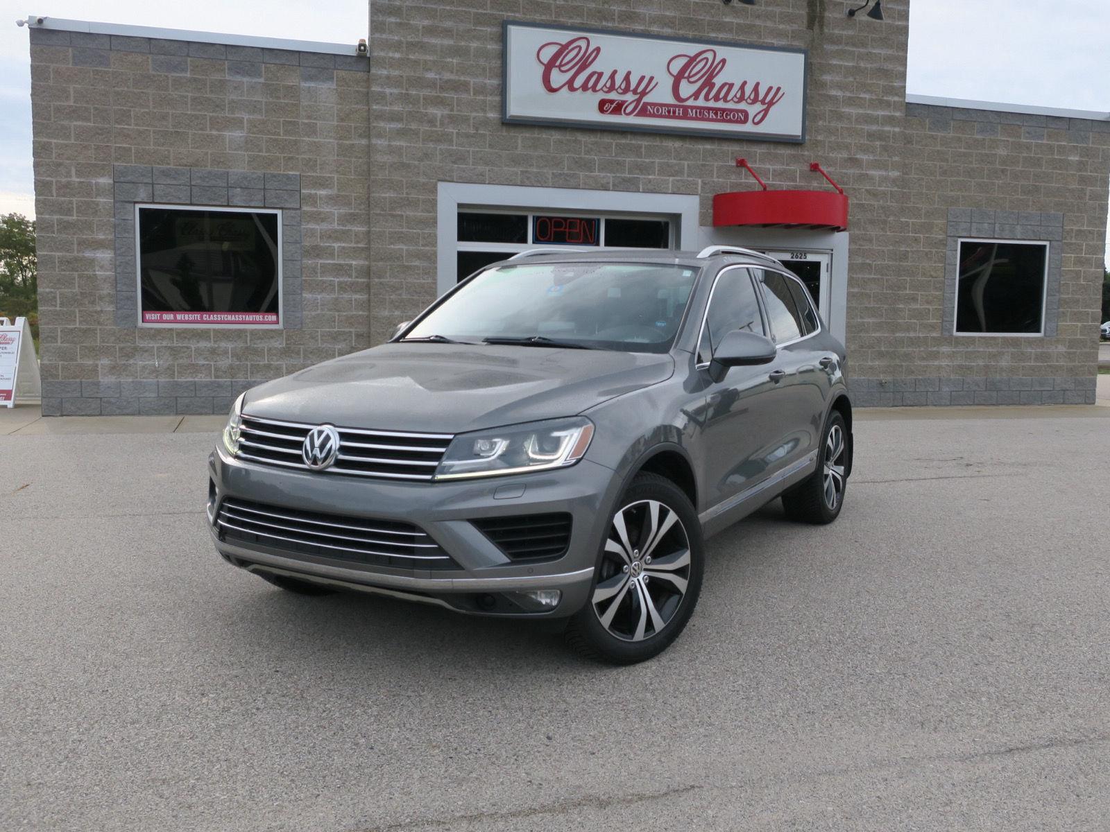  2017 Volkswagen Touareg AWD Wolfsburg Edition   