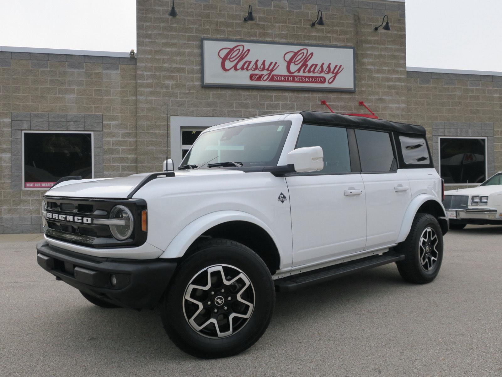 2023 Ford Bronco Outer Banks 4-Door 4WD   