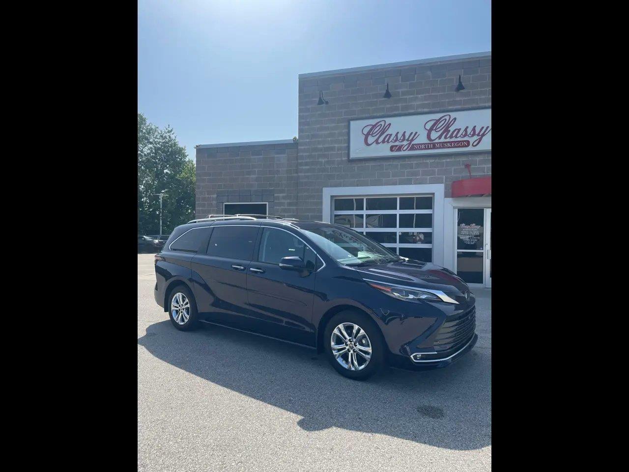  2024 Toyota Sienna Platinum 7-Passenger AWD   