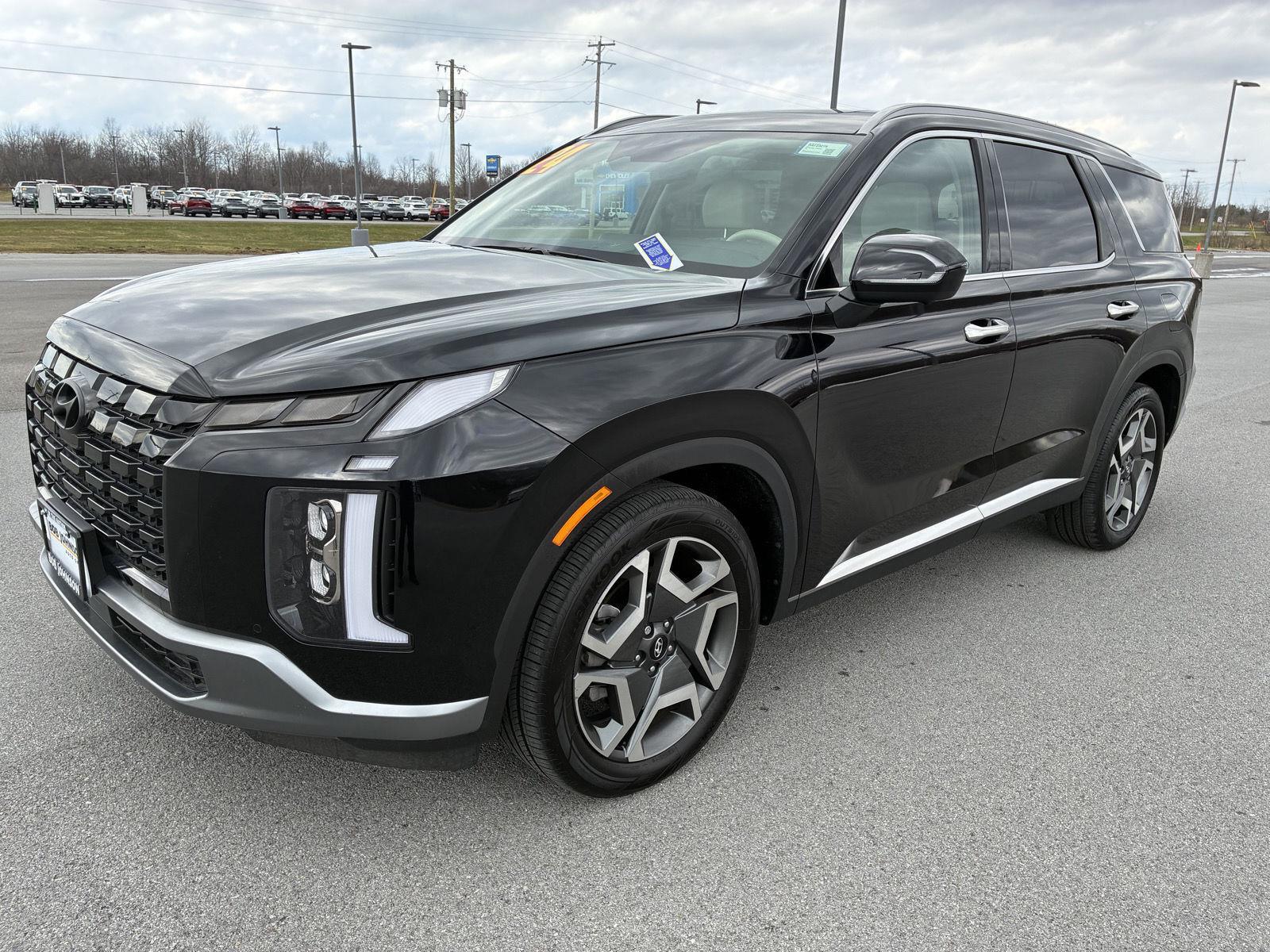 View vehicle photo 3