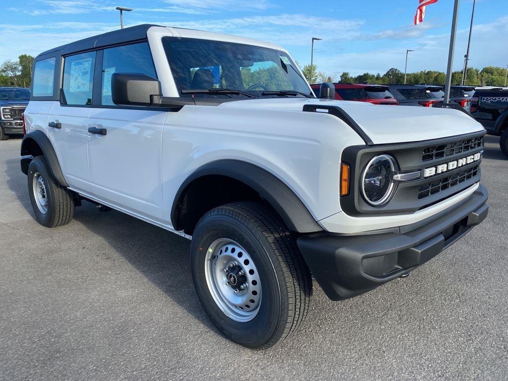 Oxford White 2025 Ford Bronco 4-Door 4WD SUV / Crossover Four-Wheel Drive Automatic