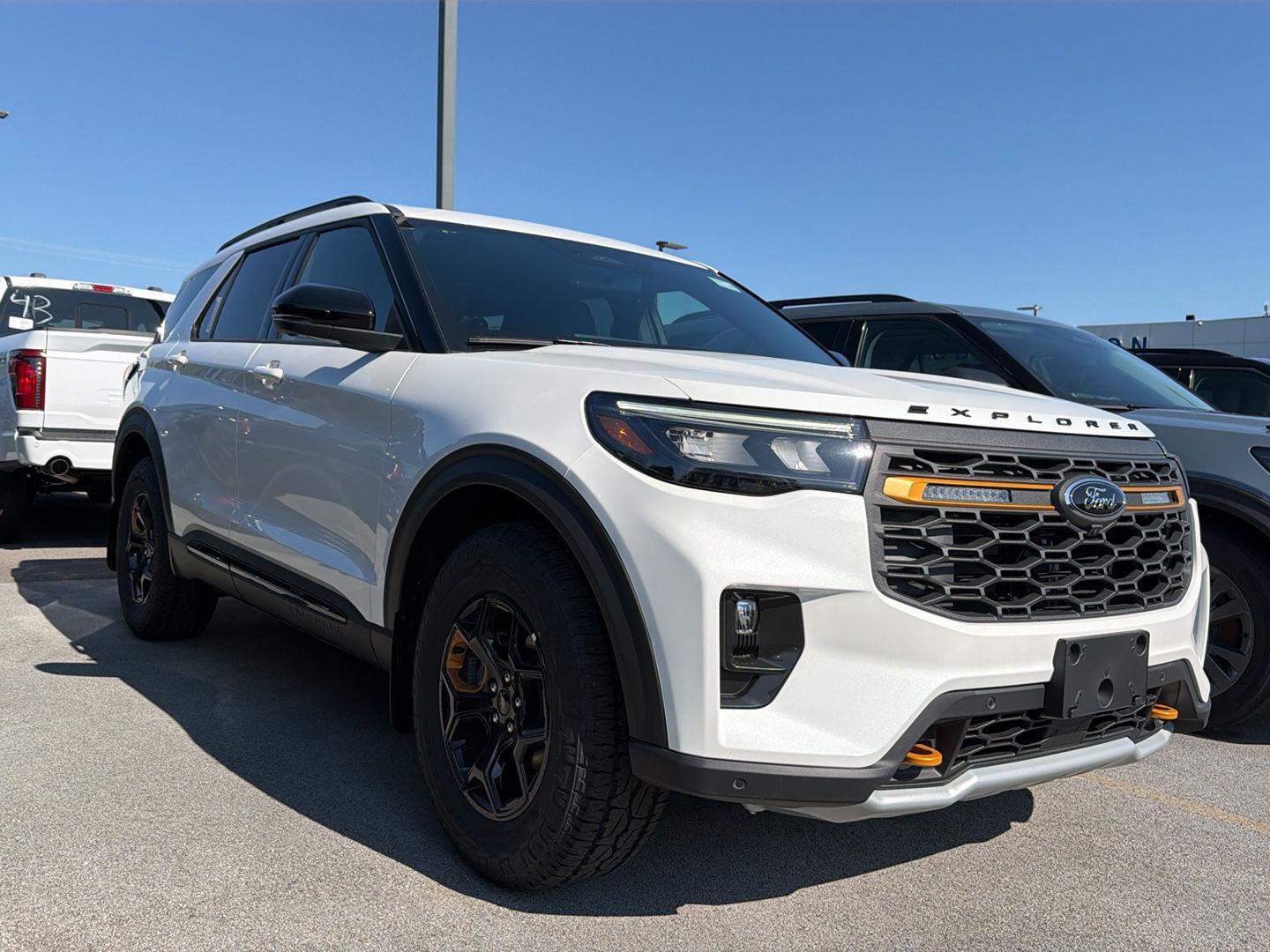 Star White Metallic Tri-Coat 2026 Ford Explorer SUV / Crossover All-Wheel Drive Automatic