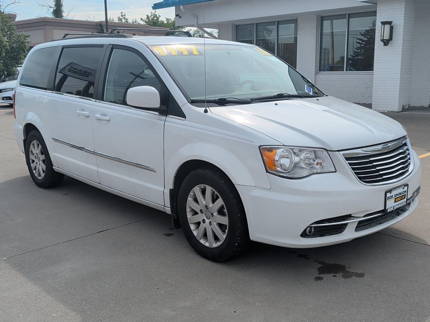 2016 Chrysler Town & Country Touring FWD