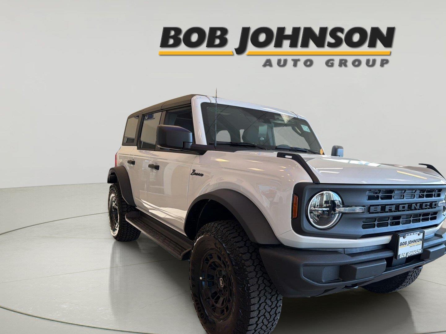 Oxford White 2026 Ford Bronco SUV / Crossover Four-Wheel Drive 7-Speed Manual