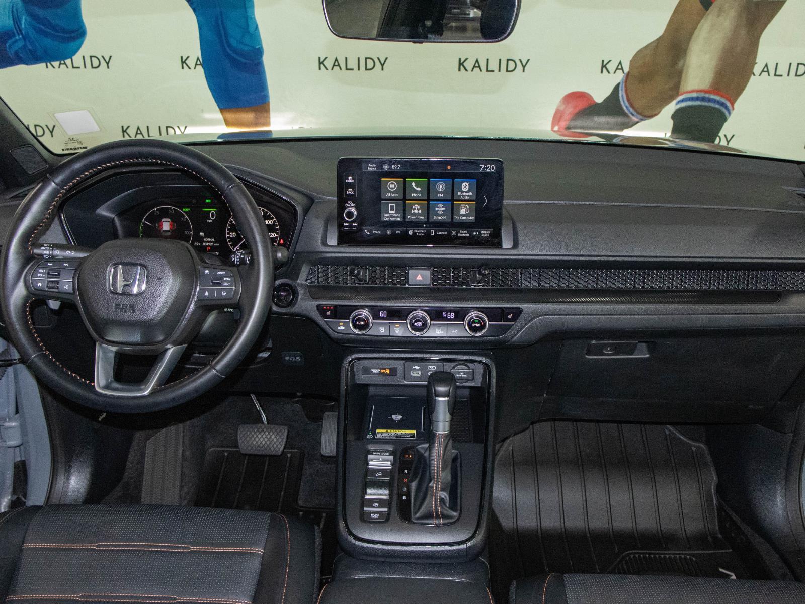 View vehicle photo 3