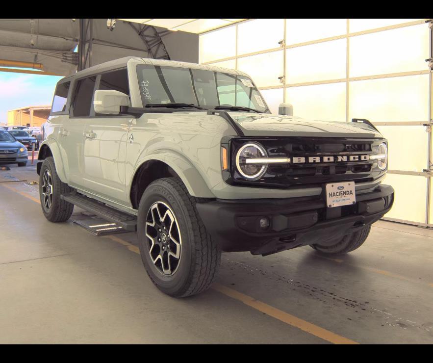 2023 Ford Bronco Outer Banks 4-Door 4WD