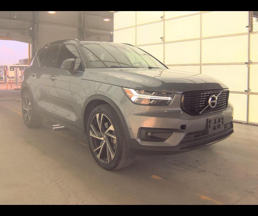 2019 Volvo XC40 T4 R-Design FWD