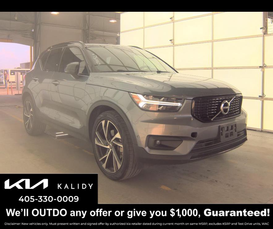 2019 Volvo XC40 T4 R-Design FWD