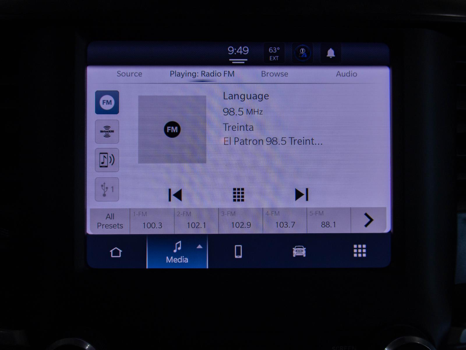 View vehicle photo 7