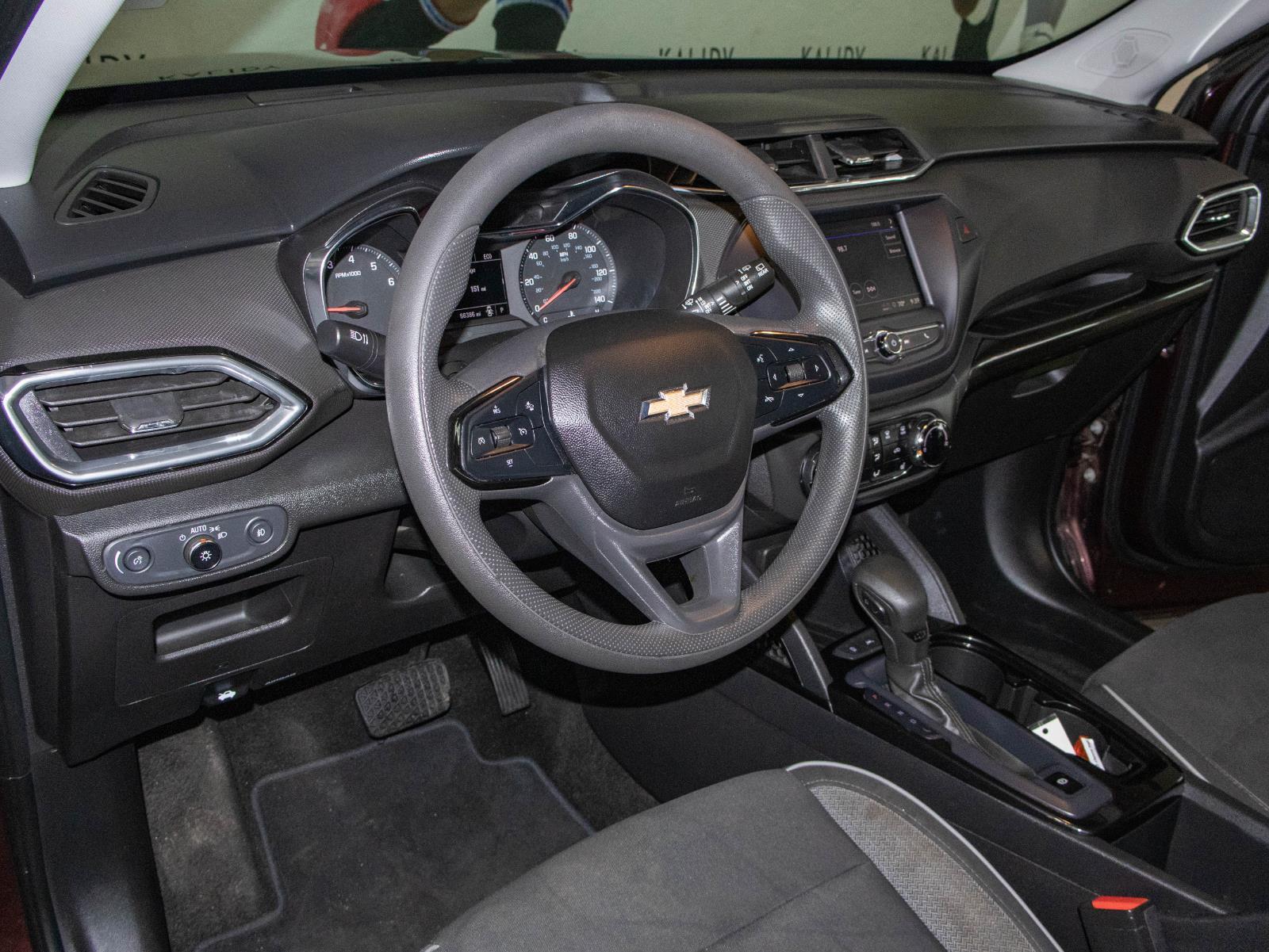 View vehicle photo 5