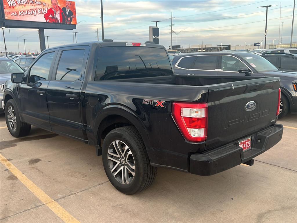 View vehicle photo 7