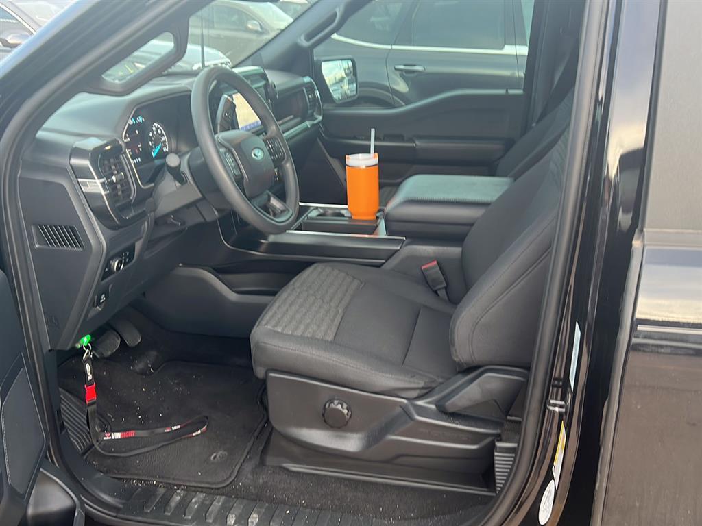 View vehicle photo 3