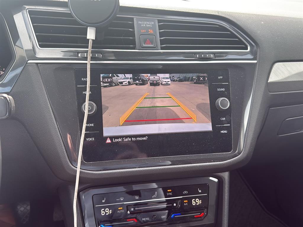 View vehicle photo 7